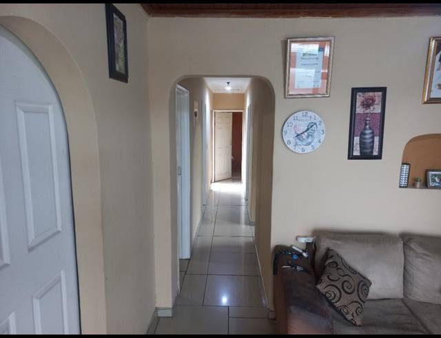 3 BEDROOM HOUSE FOR SALE IN LAMONTVILLE